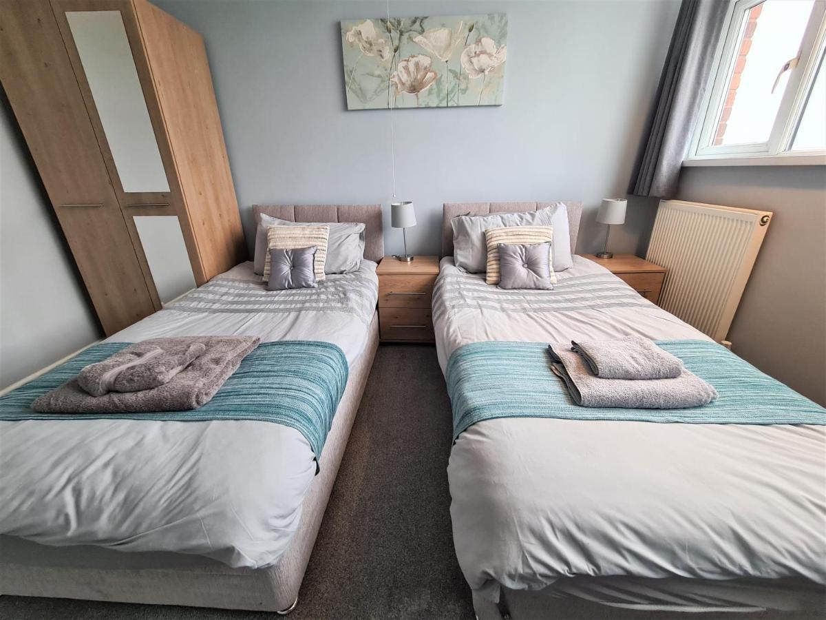 3 Bedroom Apartment Coventry - Hosted By Coventry Accommodation Exterior foto